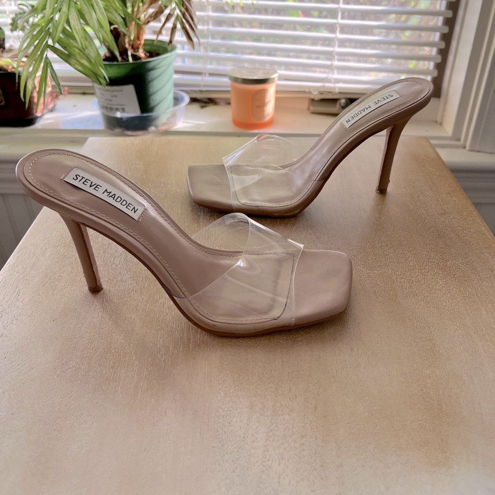 Lightly worn Steve Madden nude heels